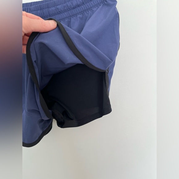 Under Armour Blue Athletic Shorts Moisture-Wicking Performance - Picture 5 of 5